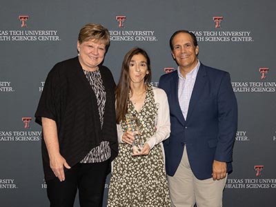 Mariana Fiori Distinguished Staff Awardee 