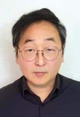 Dr. Seungman Kim's headshot