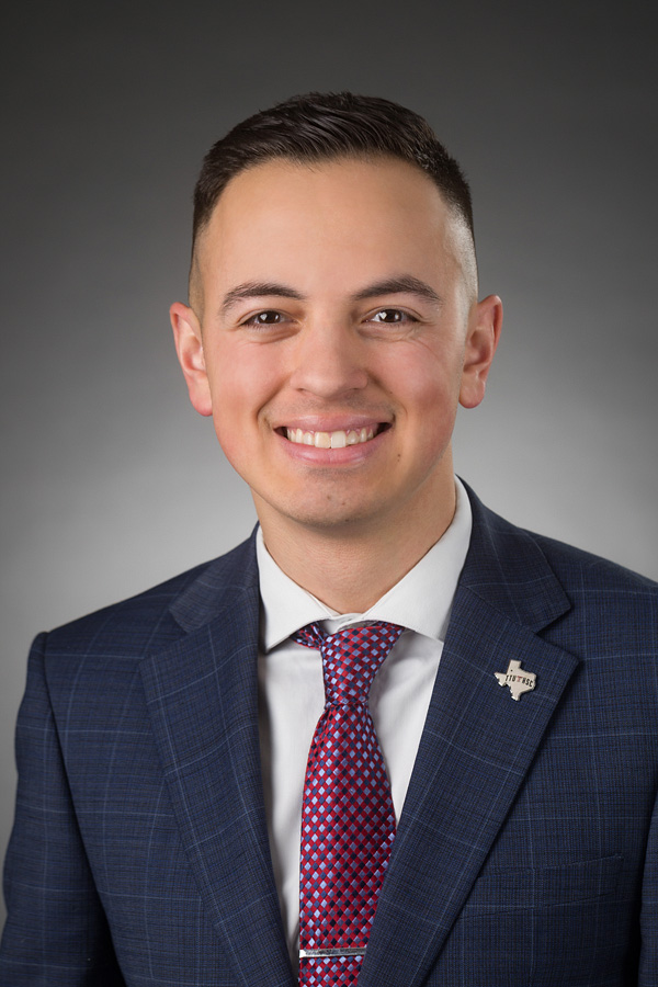 Portrait photo of Matthew Hernandez