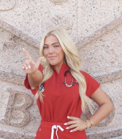 Lauren DeVary headshot